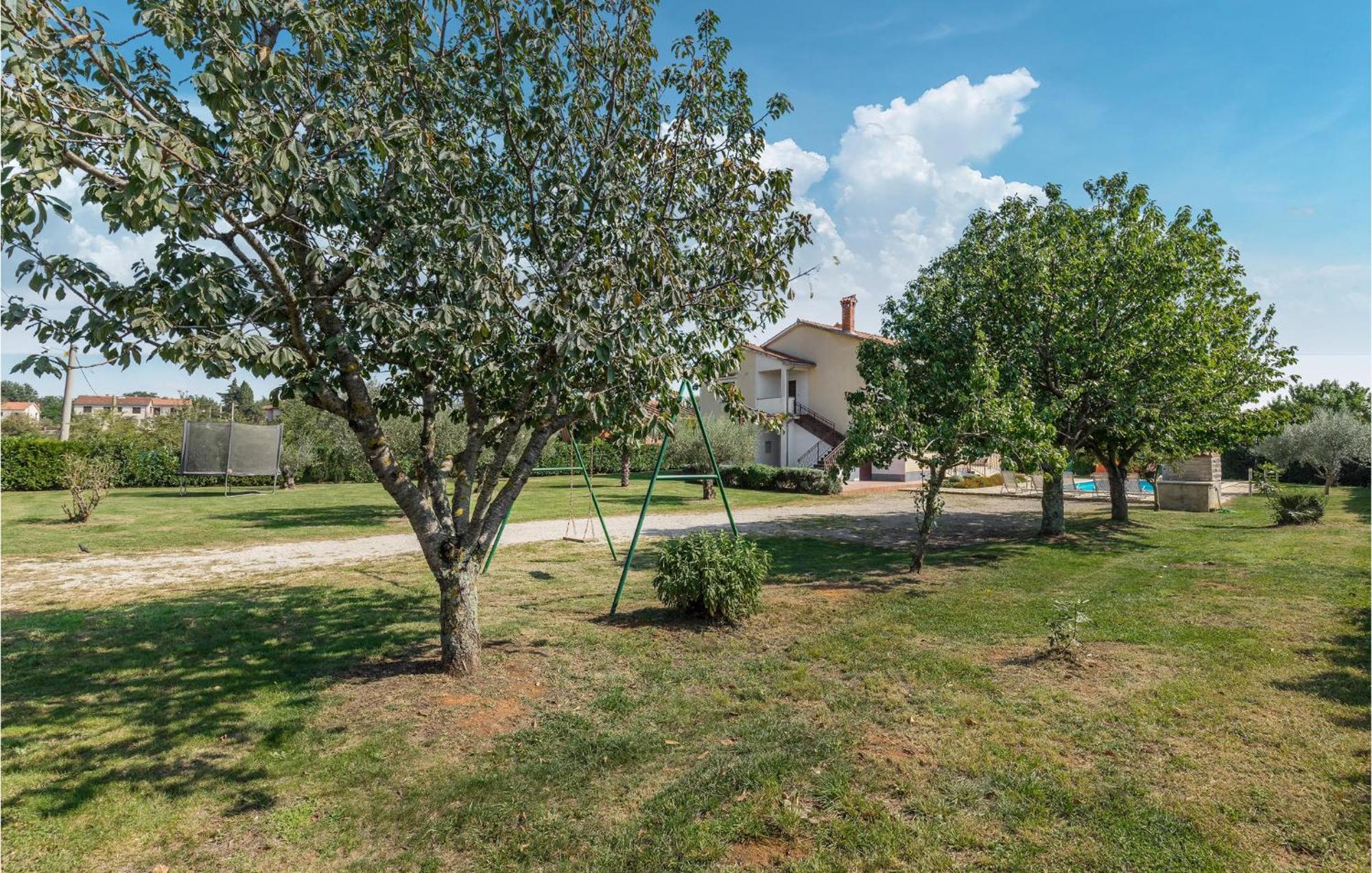 Beautiful Home In Visnjan With Wifi Exterior photo